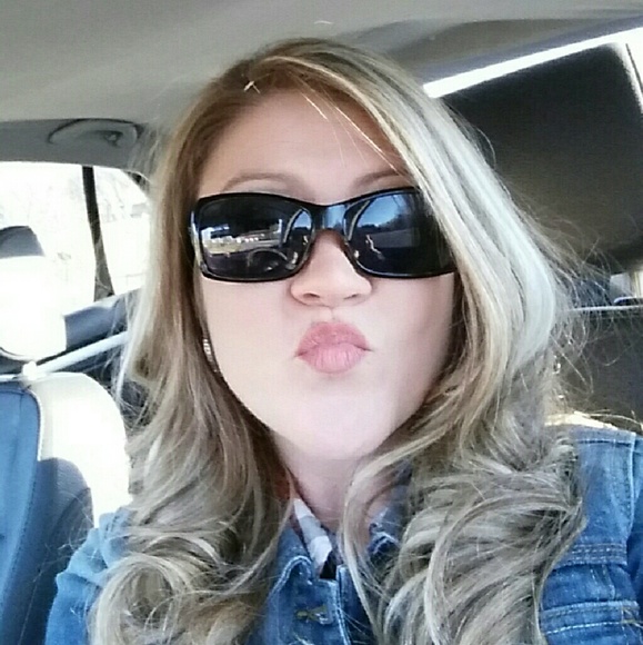 Meet your Posher, Jaclyn - Picture 1 of 1