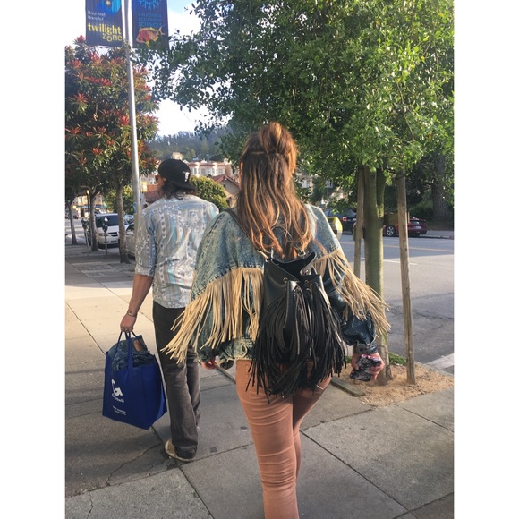 Hi Hey Hello! 🍾 Meet your Posher - Picture 5 of 8