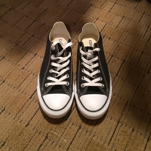 Black converse sneakers