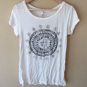 Medallion Print Graphic Tee