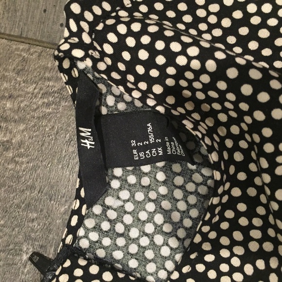 🚫SOLD🚫 H&M Black & White Polka Dot Flare Dress - Picture 2 of 4