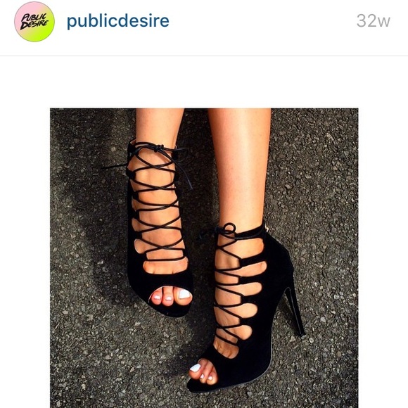 Black lace up heel
