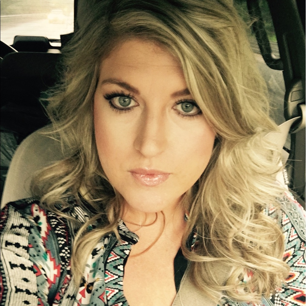 Meet your Posher, Stephanie