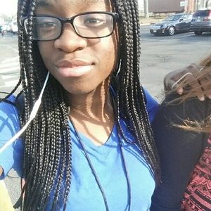 Meet your Posher, Carolina