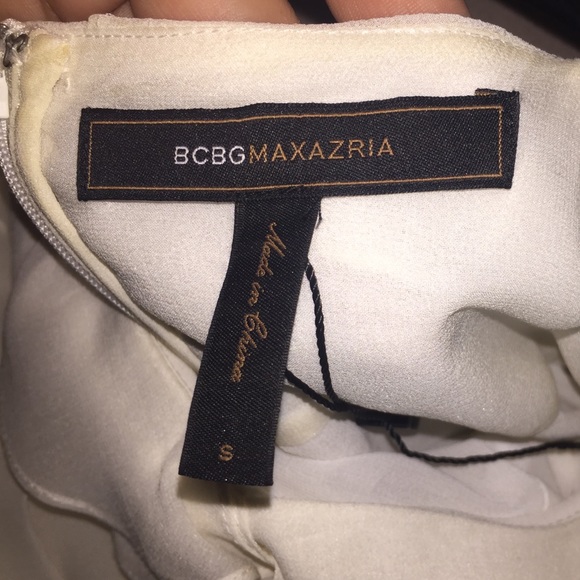 White flowy spaghetti string top - Picture 4 of 4