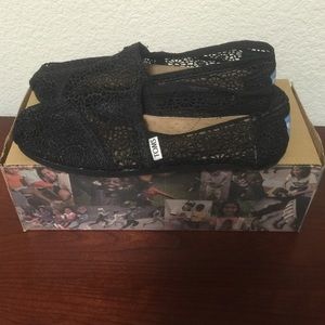 Toms Brand new!! Never Worn!!