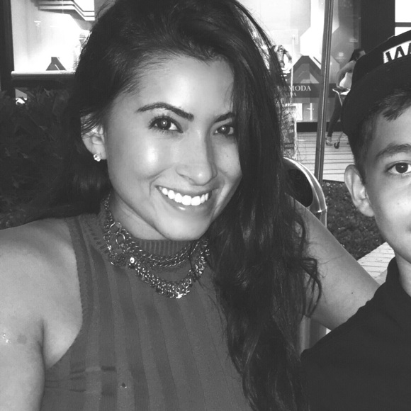 Meet your Posher, Vanessa