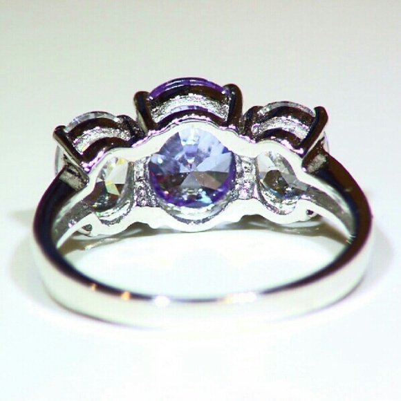 Size 8 sterling silver purple & Clear CZ Ring - Picture 3 of 4