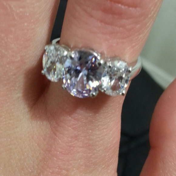 Size 8 sterling silver purple & Clear CZ Ring - Picture 4 of 4