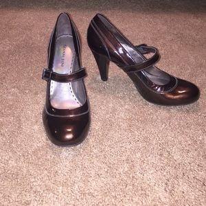 Chocolate brown Gianni Bini strap heels