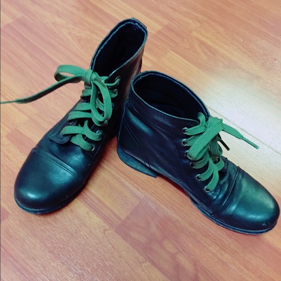 🎉HP 12/29!!🎉Steve Madden "Storm" booties - Picture 2 of 3