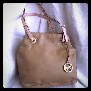 Michael Kors Jet Set Leather Grab Bag