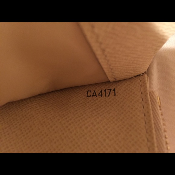 !!!SOLD!!! Authentic LV Insolite wallet Azur. - Picture 4 of 4