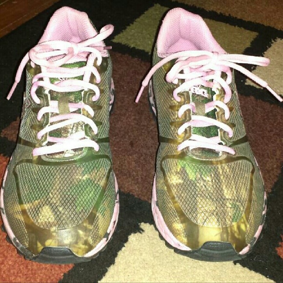 Real Tree Girl Sneakers In Great Condition