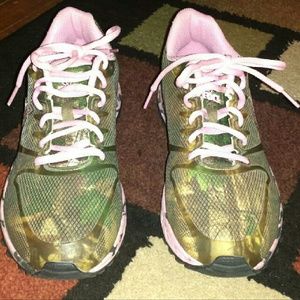 Real Tree Girl Sneakers In Great Condition