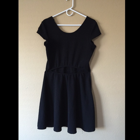 Black fit and flare dress - Picture 2 of 4