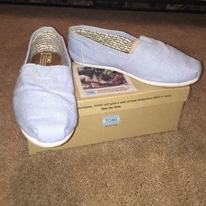 Baby blue Toms