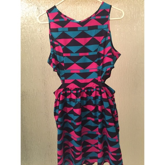 ♦️Teal, pink & black satin pattern dress