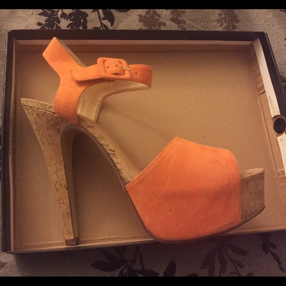 Sandals - Picture 2 of 3