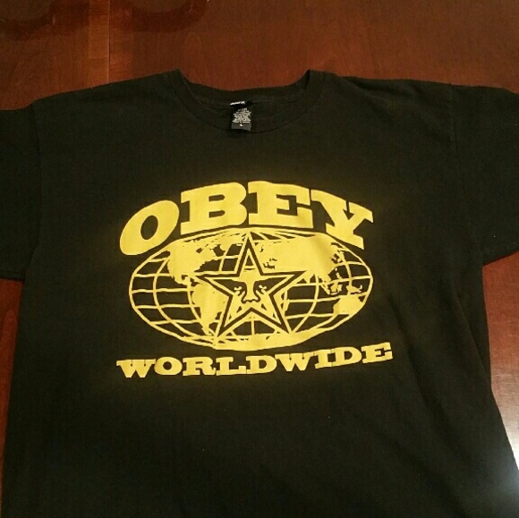 ***MENS worn once Obey Gold shirt***