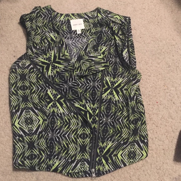 Silence + Noise patterned vest top zip up shirt M