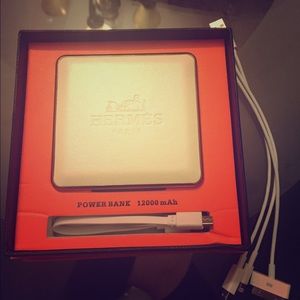 Hermes power bank and case