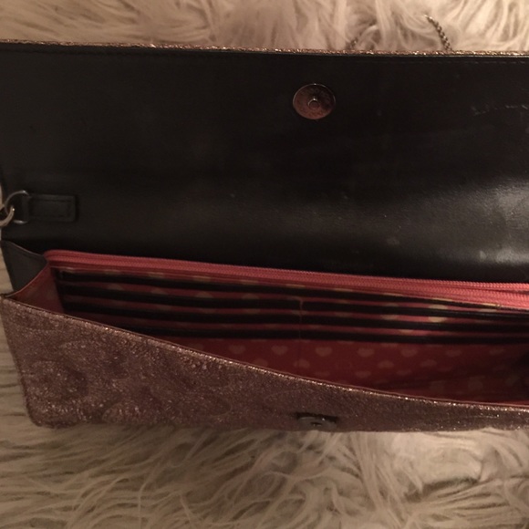 Buy 1 Get 1 FREE Metallic Clutches - Picture 3 of 3