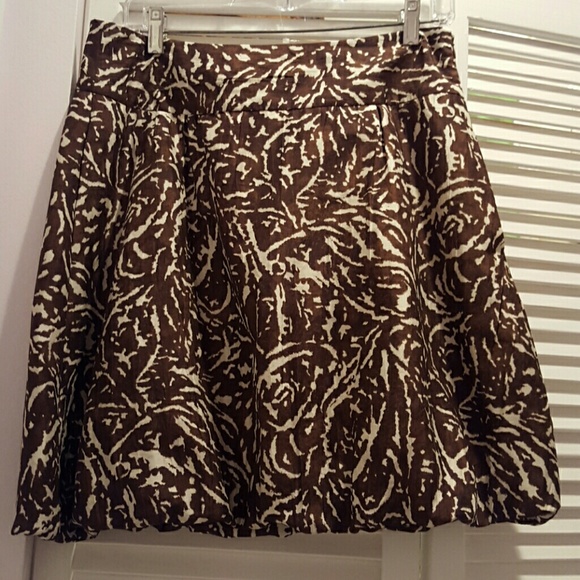 Banana Republic skirt, 100 % silk.