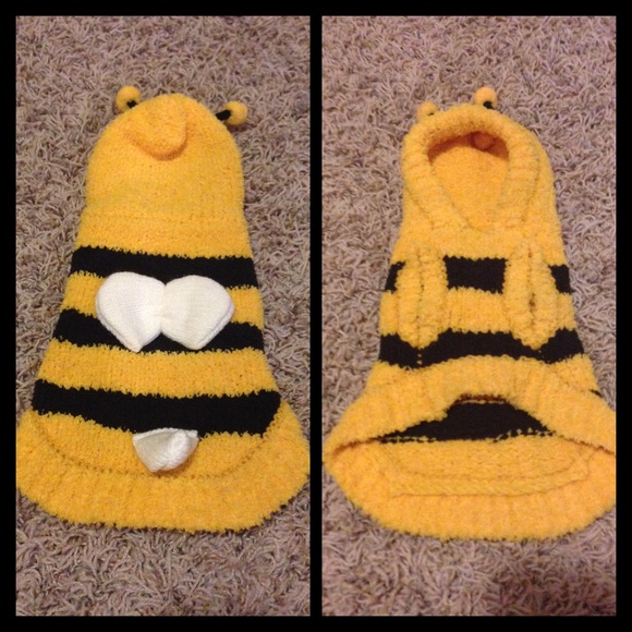 Cute chenille bumble bee sweater for your pup - Picture 2 of 3