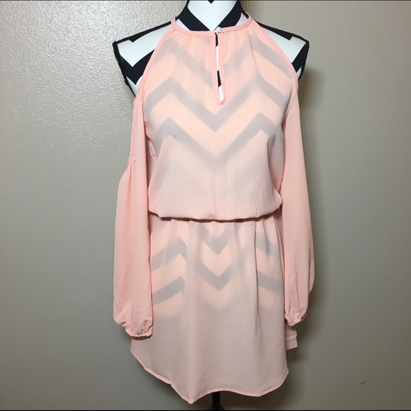 🎉HP🎉Endearing Shoulder Hollow Out Slit Dress - Picture 2 of 4