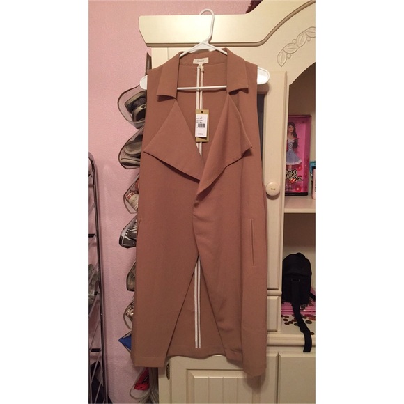 Camel Vest Trench