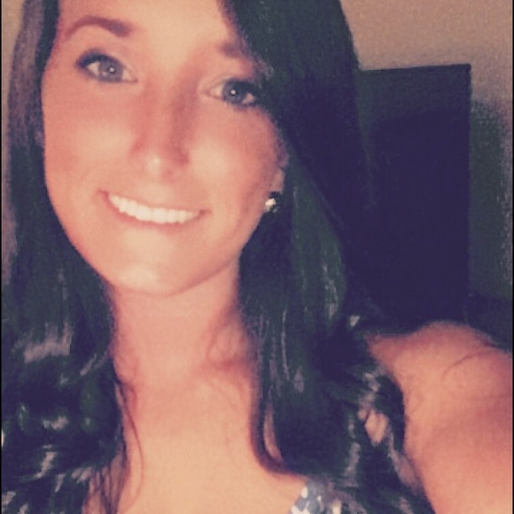 Meet your Posher, Heather - Picture 2 of 4