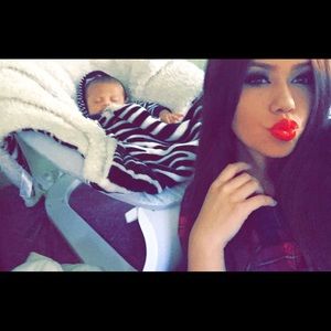 Meet your Posher, Carolina