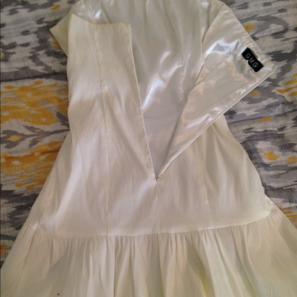 White Rose Ruffled Dress - Picture 3 of 4