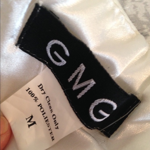 White Rose Ruffled Dress - Picture 4 of 4