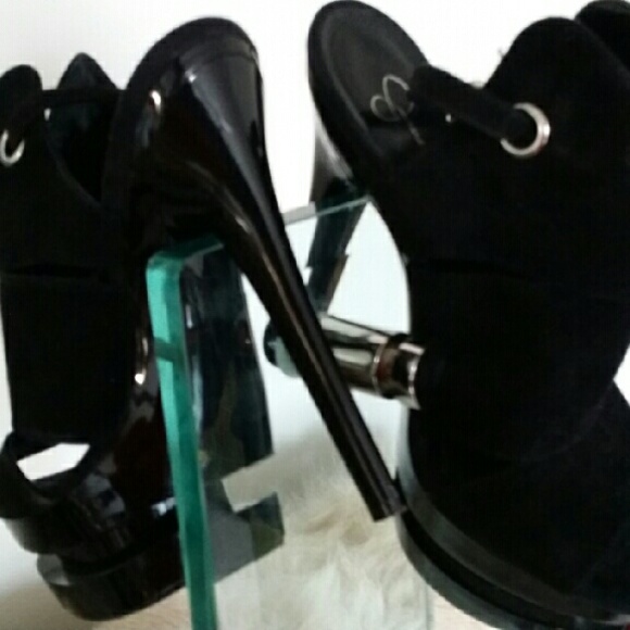 Meet your Posher, Kim - Picture 2 of 2