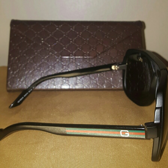 🚫Sold Authentic Gucci shades - Picture 2 of 4