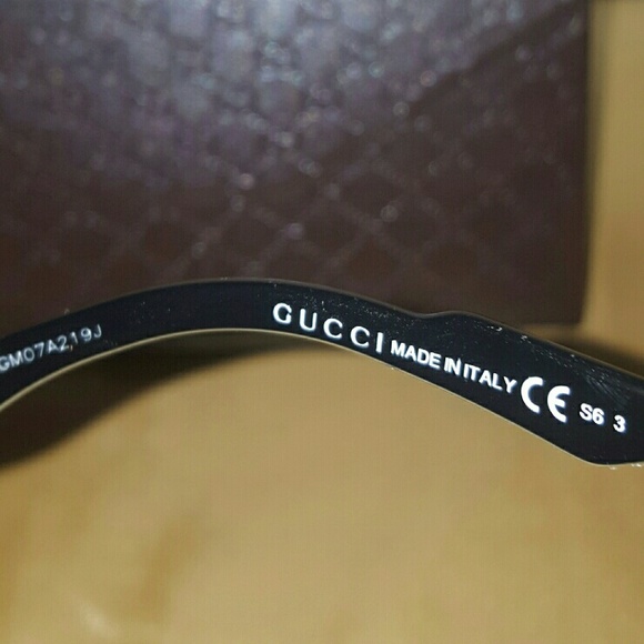🚫Sold Authentic Gucci shades - Picture 3 of 4