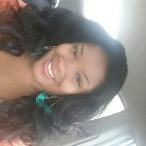 Meet your Posher, Cynithia