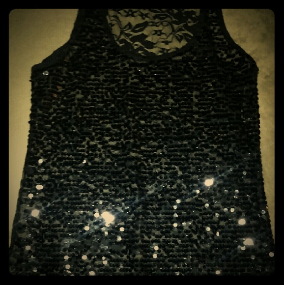 BLACK SEQUENCE W LACE BACK TANK