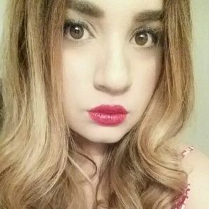 Meet your Posher, Corina