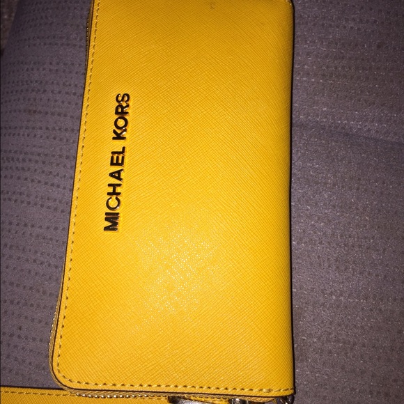 Michael Kors Wristlet