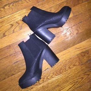 UNUSED NOT WORN H&M CHUNKY BOOTS
