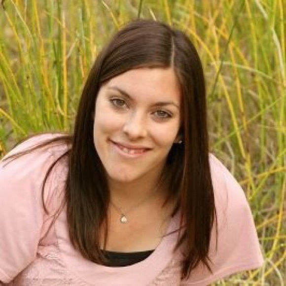 Meet your Posher, Sarah - Picture 2 of 2