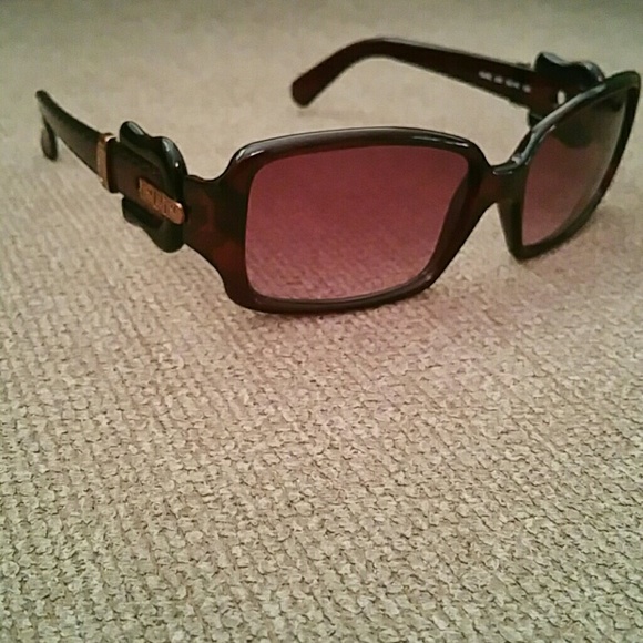 Fendi sunglasses w/case
