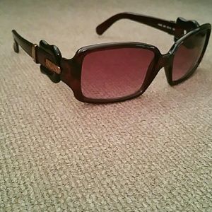 Fendi sunglasses w/case