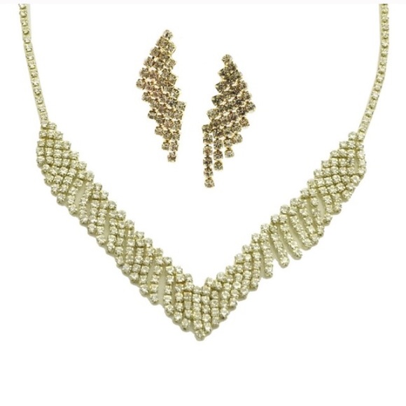 💕 Crystal V neck Necklace & Earring Set