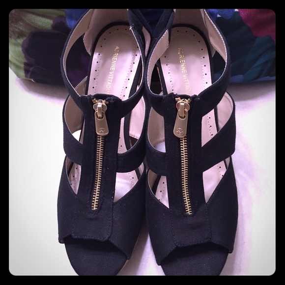 🎉Black wedges! Never worn!🎉