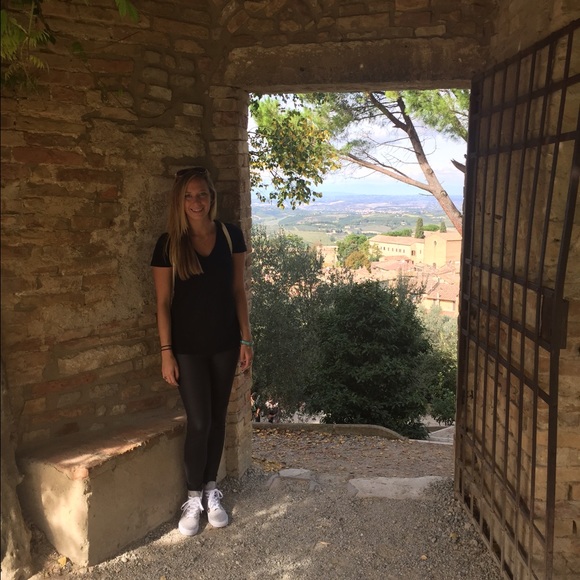 Meet your Posher, Charlotte