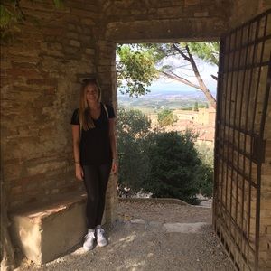 Meet your Posher, Charlotte